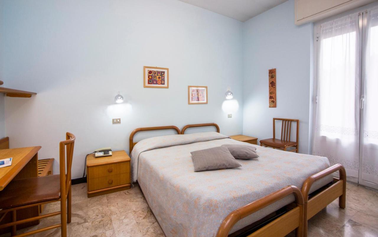 Hotel Mediterranee Spotorno Exterior photo